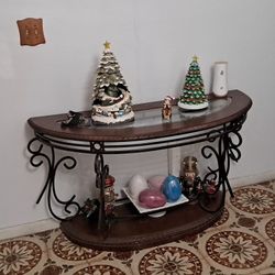 House  Table  With Porcelain Eggs 