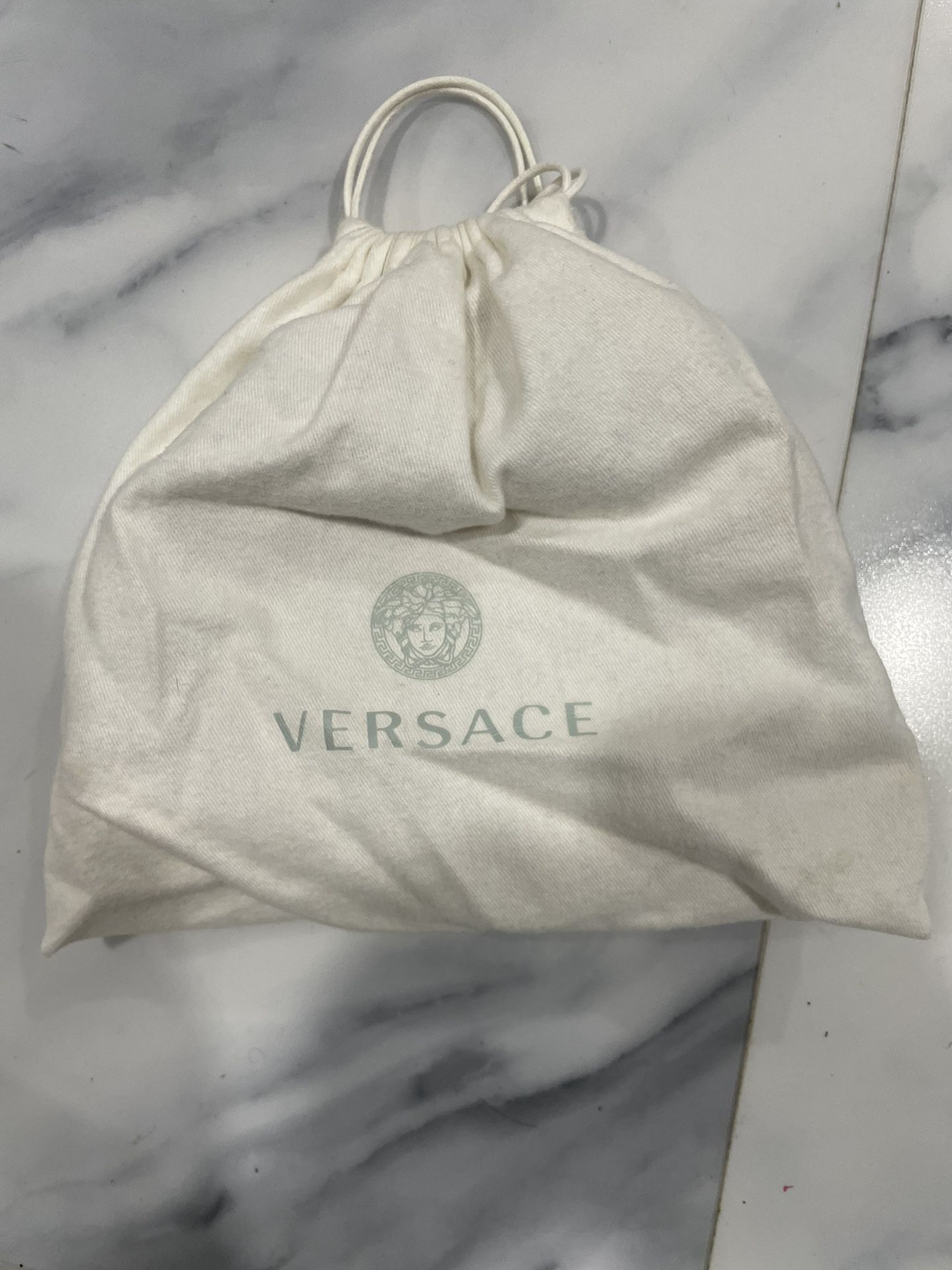 Good Condition Real Versace While And Gold Belt With Bag 