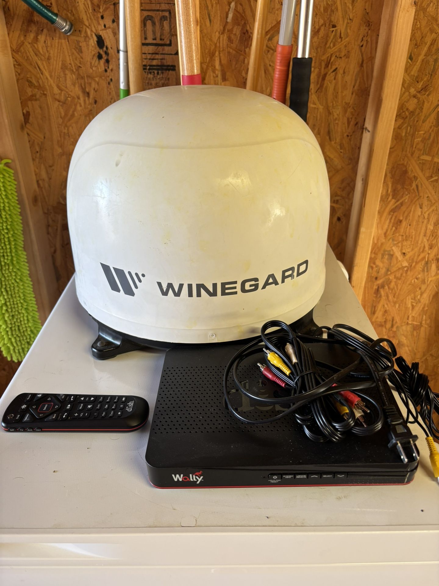 Winegard RV Portable Satellite System w/Receiver, Remote and Cables