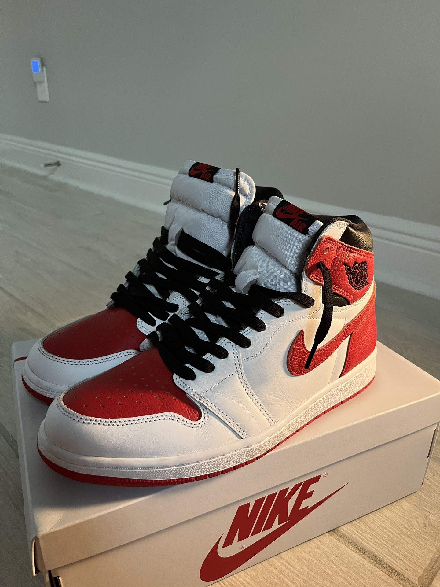 Air Jordan 1 Heritage Retro High OG Men's Sneakers Size 10.5 White/Red