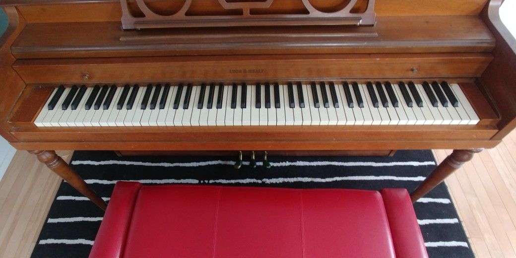 Piano Lyon & Healy