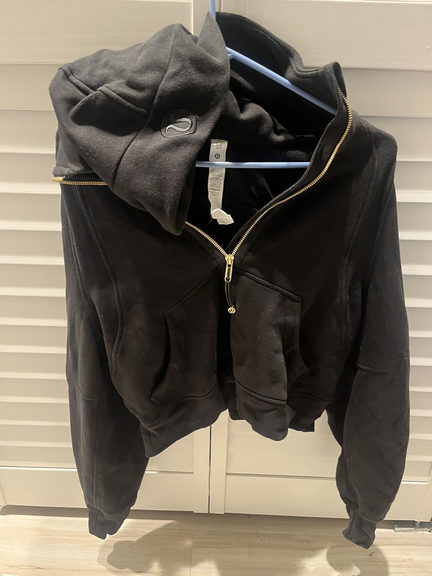 Black And Gold Lululemon Half Zip Scuba