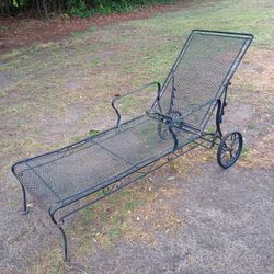 Wrought Iron chaise Lounge