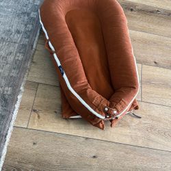 Mexxi Corduroy Baby Nest