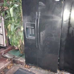 Whirlpool Refrigerator 36-in Wide