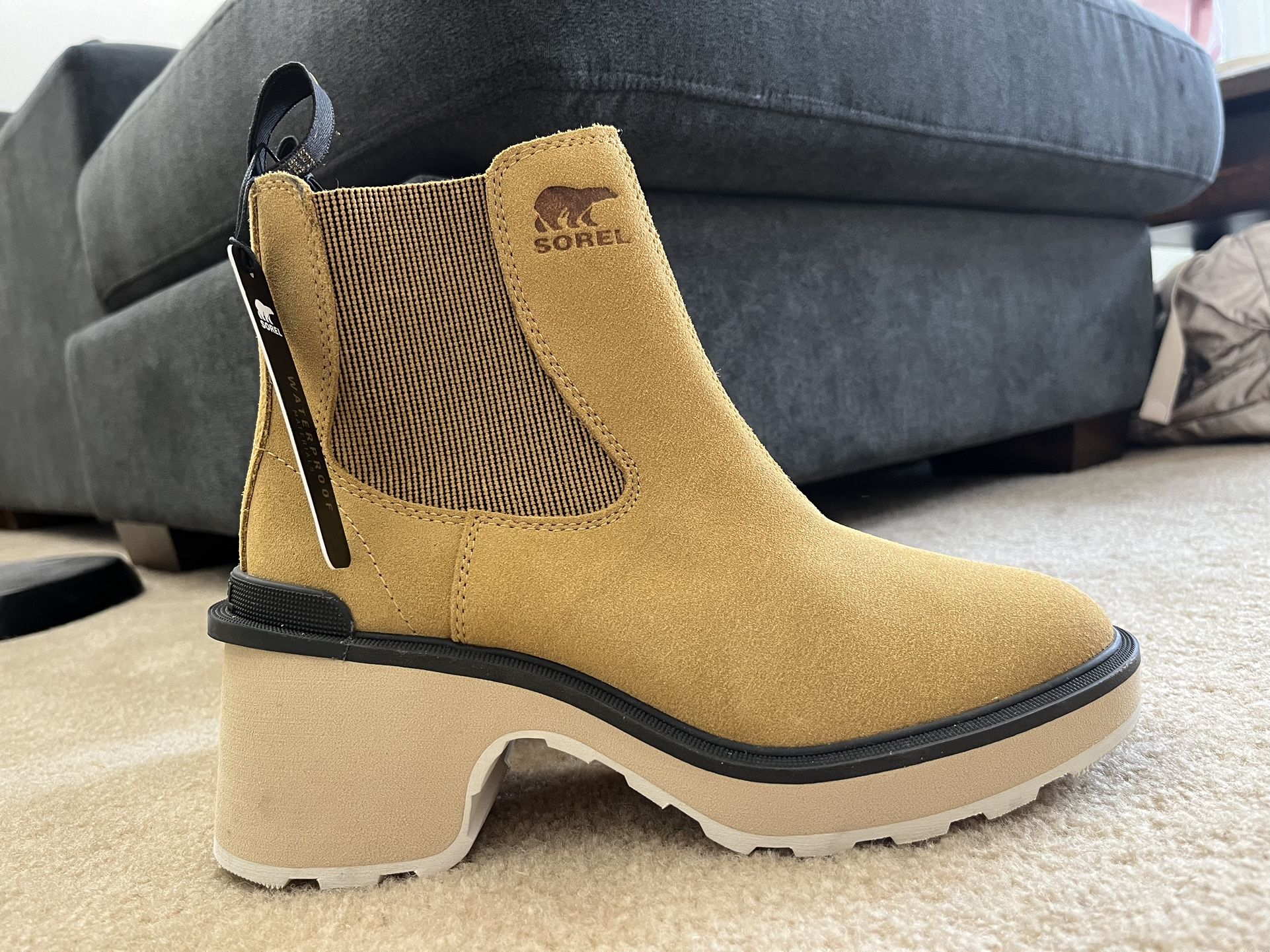 (New)Sorel Waterproof Women Boots, Size 7; Free If You Are Experiencing Hard Time