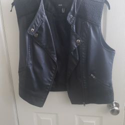 Mng Vest Size Small $20 Obo