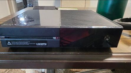 Xbox One Bundle
Kinect + Controller + 2TB Drive + Games