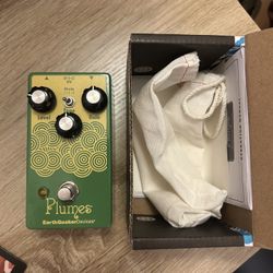 EarthQuaker Devices Plumes Small Signal Shredder pedal
