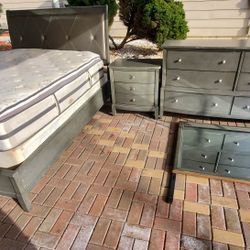 queen bed bedroom set. dresser nightstand bed frame. box spring and Mattress if wanted. delivery 