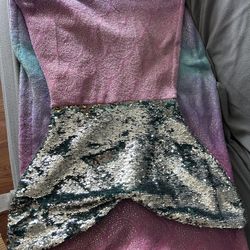 Mermaid Blanket with Sequenced Tail