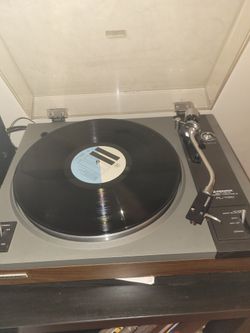 Puoneer Vintage Recird Player