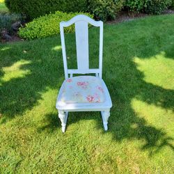 Antique White Wood Rocking Chair