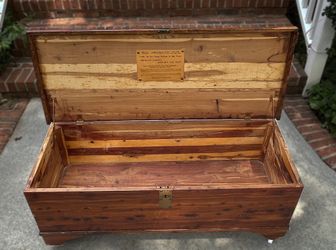 Genuine AROMATIC (TM)  Cedar Chest