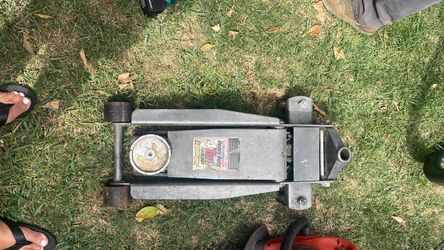 Trailer jack