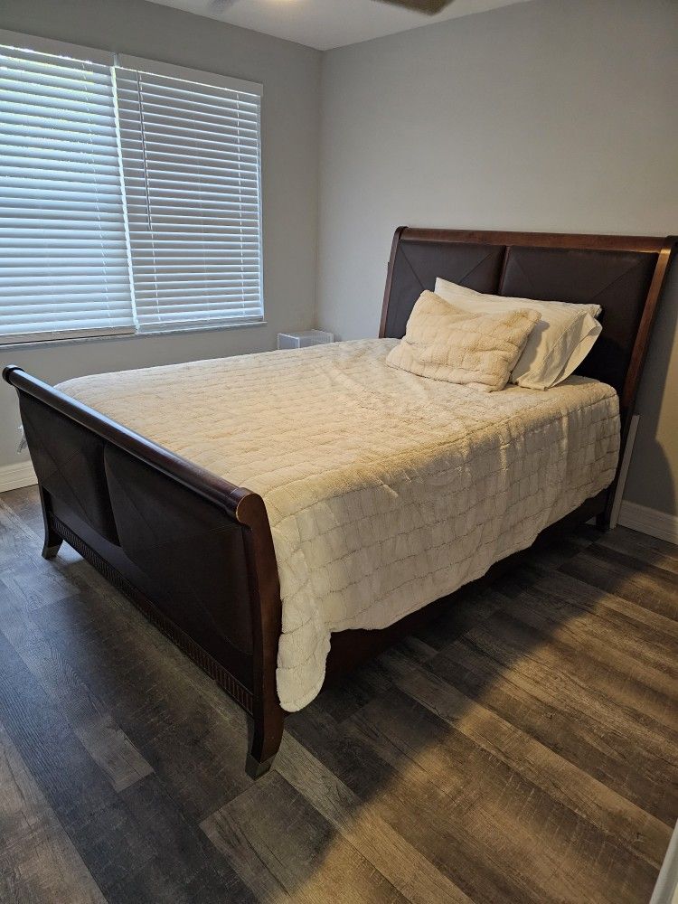 Queen Bedroom Set