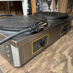 Equipex 400ED 34 Wide Electric Diversa Crepe Machine with Double 15-3/4 Diameter Cast Iron Plates - 208/240, 7.9kw