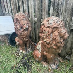 2 Water Fountain Lion Statues