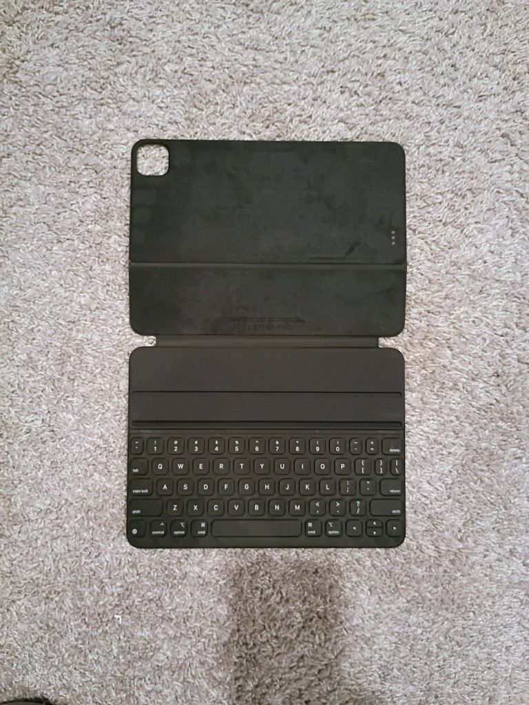 Apple Smart Keyboard Folio Model A2038, iPad Keyboard case for iPad Pro 11-inch (1st, 2nd, 3rd, 4th Generation) and iPad Air (4th, 5th Generation),