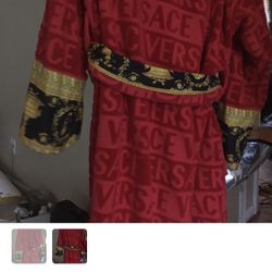New Versace Robe!!! Still For Sale! Check Versace Validation On Website! 599 Marked Down