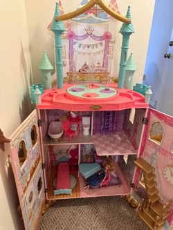 Castillo de Princesas Gigante para Barbies y Muñecas – Con Muebles – Excelente Estado