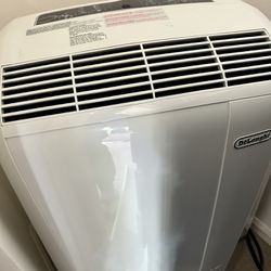 De'Longhi Pinguino 400 sq ft 3 in 1 Portable Air Conditioner with Fan and Dehumidifier modes