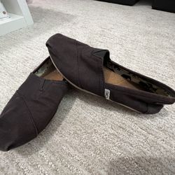 Womens 7.5 Toms Shoes 