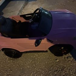 Lamborghini Urus Pink With Charger Cable & Remote Control In Good Conditions 