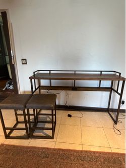 High table desk with 2 high stools and USB ports