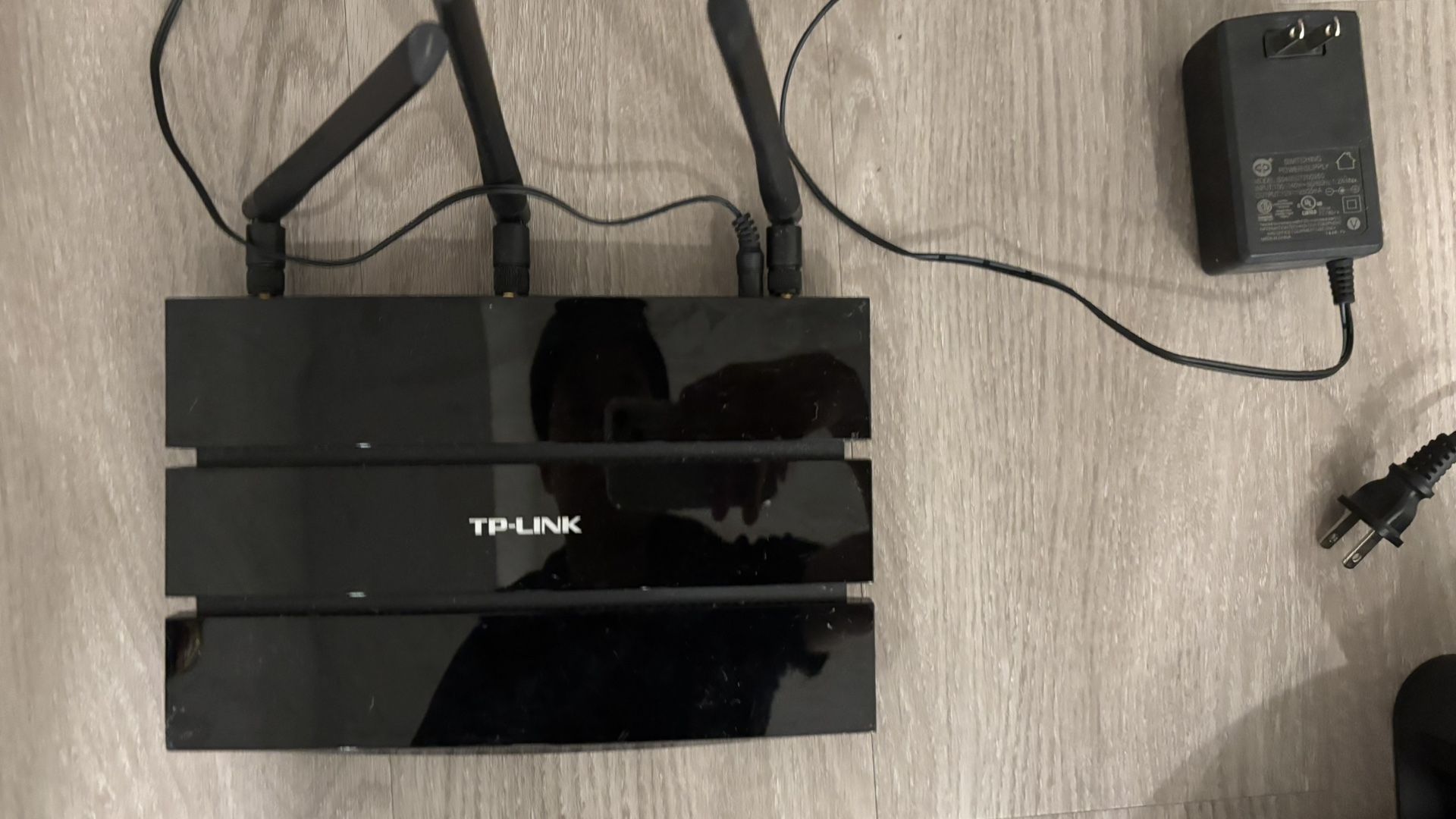 1) TP-LINK Archer C7 AC1750 Dual Band Wireless AC Gigabit Router, 2.4GHz 450Mbps+5Ghz 1300Mbps, 2 USB Port, IPv6