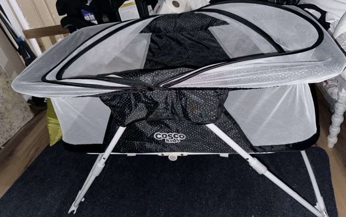 COSCO baby bassinet