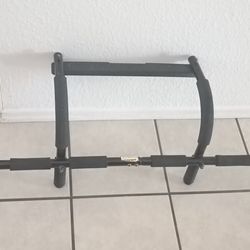 Golds Gym Fitness Trainer Multi-Training Door Gym Pull Up Bar Sit Ups Chin Up