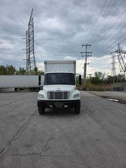 2014 Frieghliner box truck