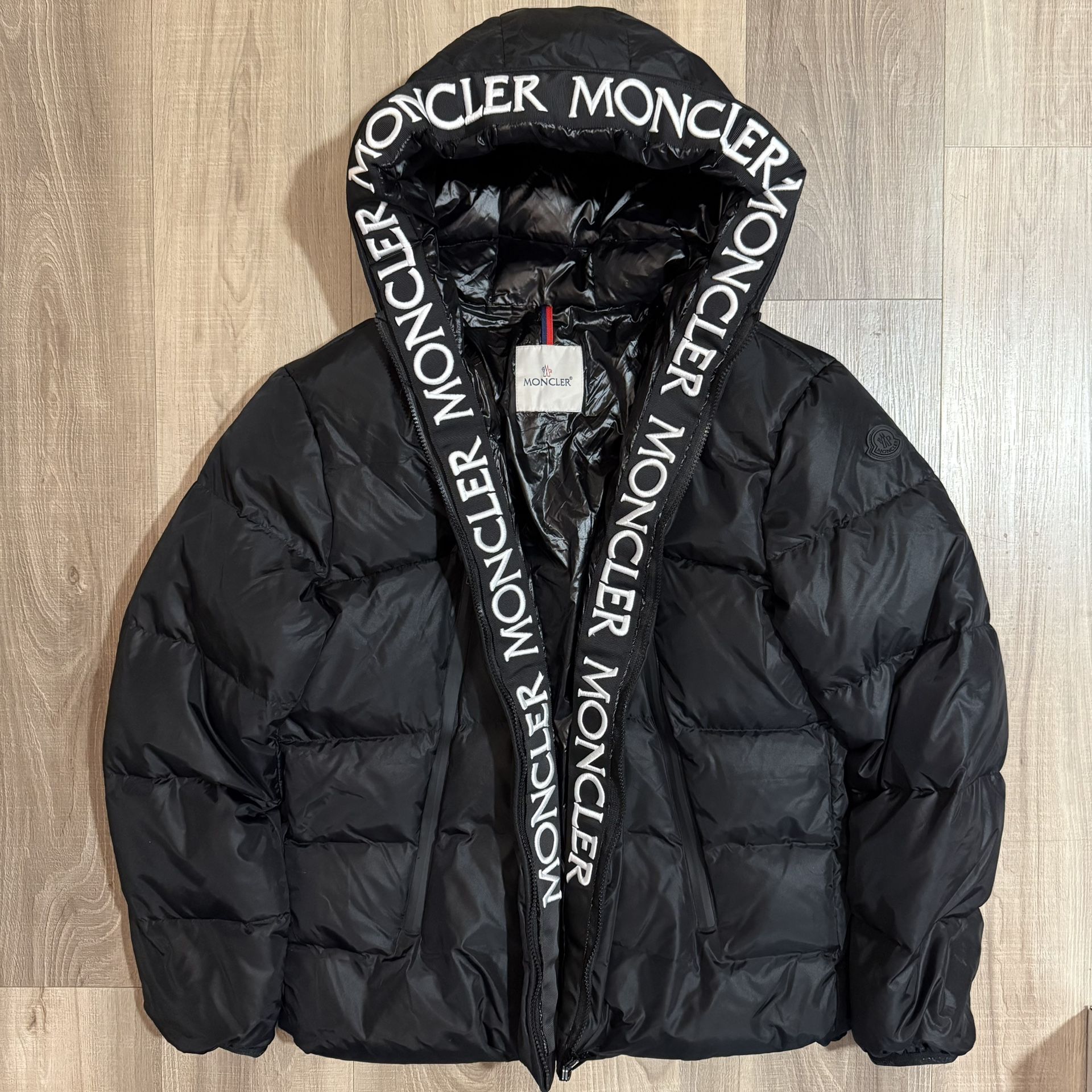 MONCLER 