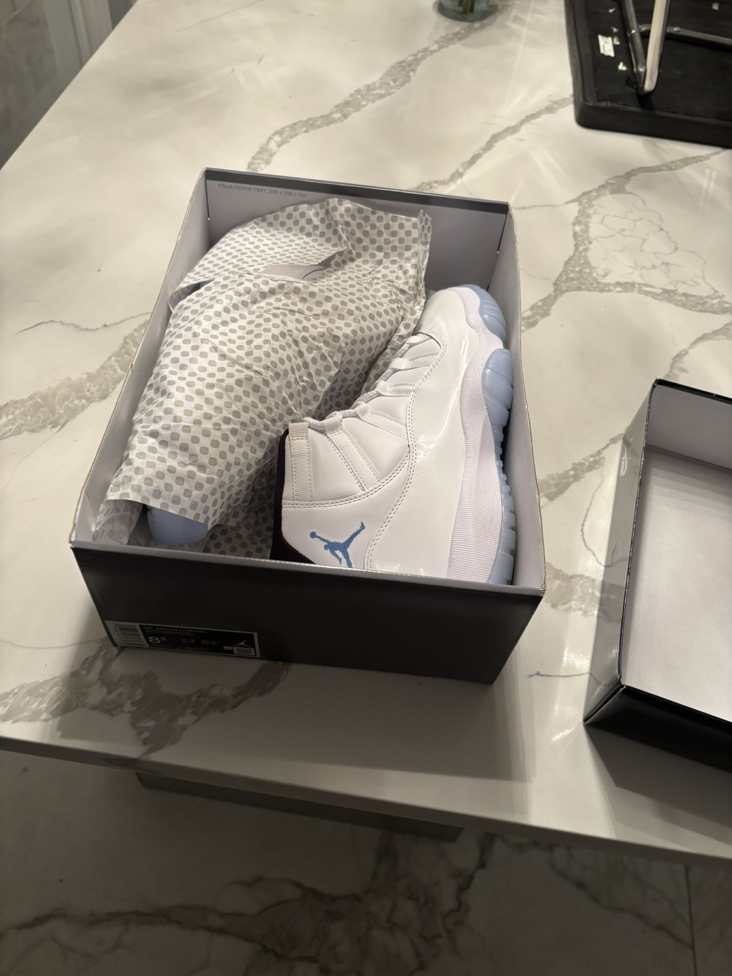 Jordan 11 Legend Blue
