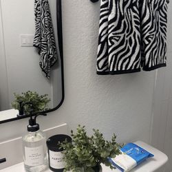 Zebra Bathroom Set – $40 EVERYTHING INCLUDED