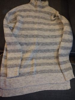 Women Turtle Neck Sweater 