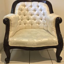 Luxurious Vintage Armchair 