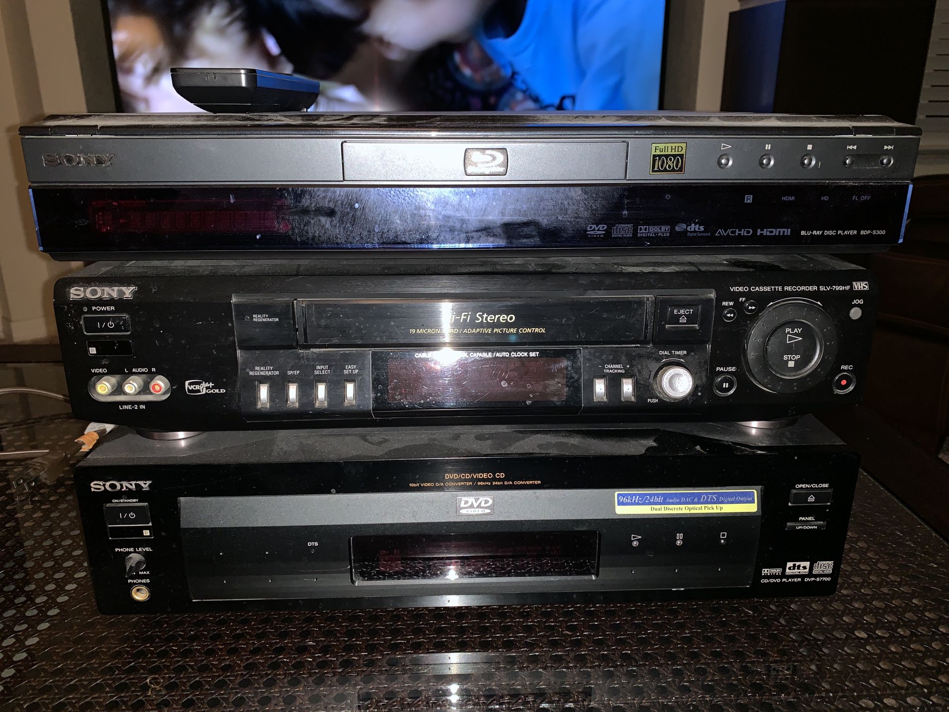 2 SONY DVD PLAYERS (1 BLU-RAY) & 1 SONY VHS MACHINE