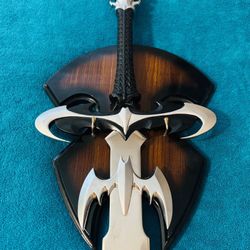 Batman Dark Avenger Fantasy Sword Collectible 1997 w/ Wall Mount, Excellent Condition