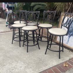 6 Stools 