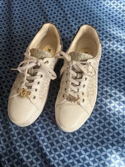 Authentic shoes size 8
