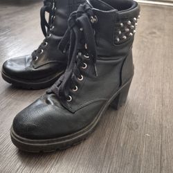 Boots Size 7 1/2 