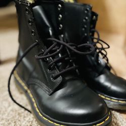 Dr. Martens Boots (Black, 6)