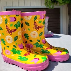 Kids Rain Boots Size LARGE (9-13)