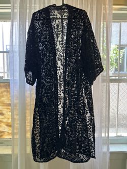 Kylie X Kendall, bathing suit cover-up