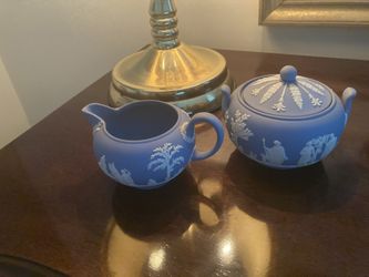 Wedge wood Sugar And Creamer