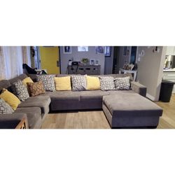 Living room Set For Sale