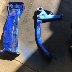 Assembly for the brakes 65 Mustang