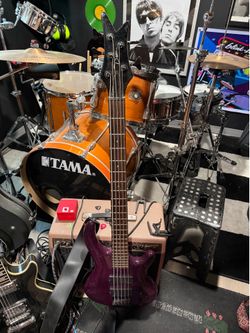 Dean 5 string bass